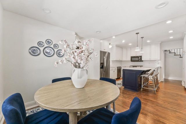 4400 N Wildwood AVENUE, Shorewood, WI 53211