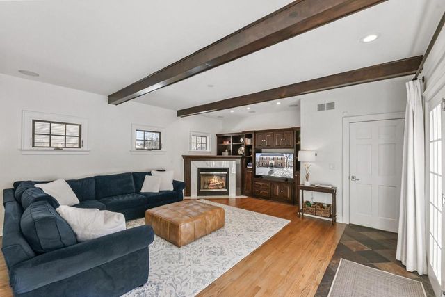 4400 N Wildwood AVENUE, Shorewood, WI 53211