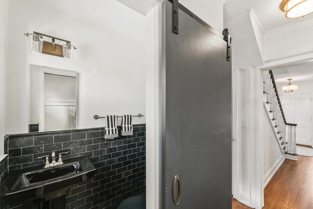 4400 N Wildwood AVENUE, Shorewood, WI 53211