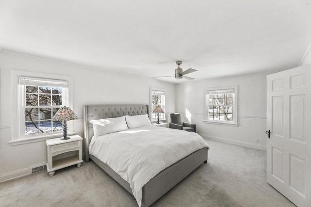 4400 N Wildwood AVENUE, Shorewood, WI 53211