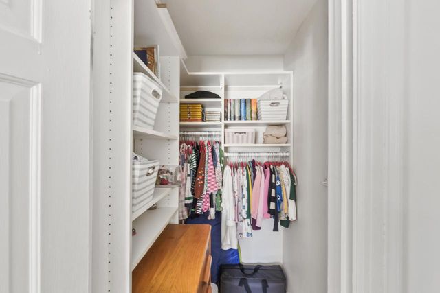 4400 N Wildwood AVENUE, Shorewood, WI 53211