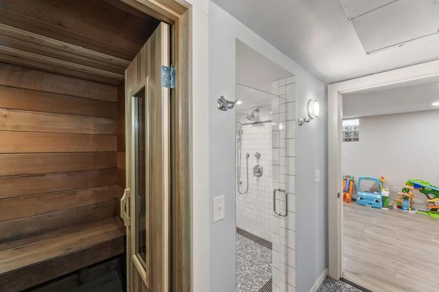 4400 N Wildwood AVENUE, Shorewood, WI 53211