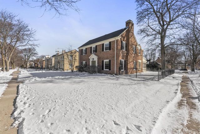4400 N Wildwood AVENUE, Shorewood, WI 53211