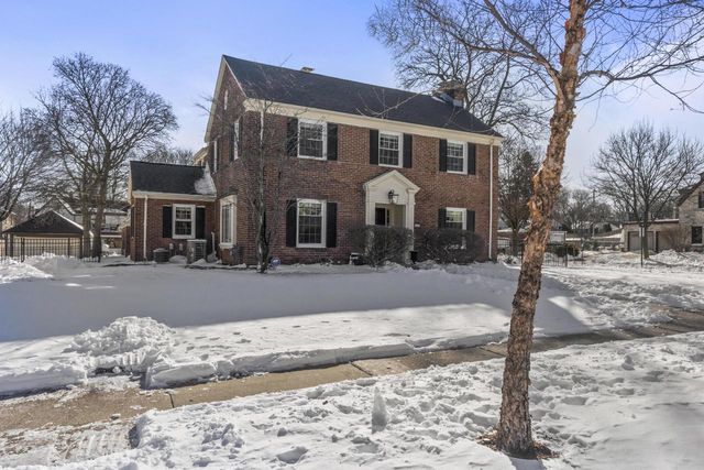 4400 N Wildwood AVENUE, Shorewood, WI 53211