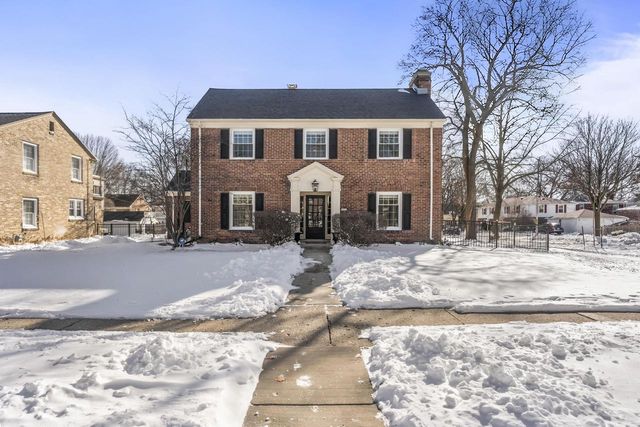 4400 N Wildwood AVENUE, Shorewood, WI 53211