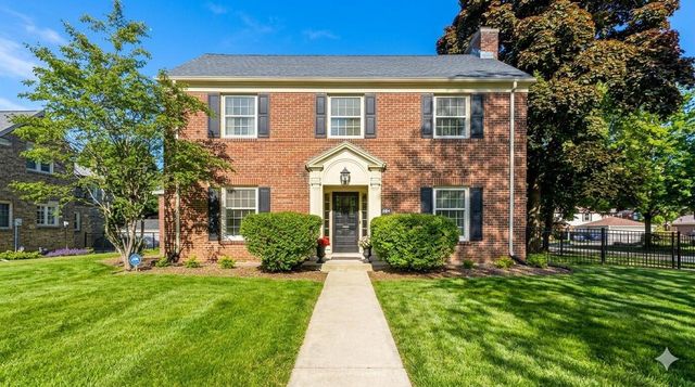 4400 N Wildwood AVENUE, Shorewood, WI 53211