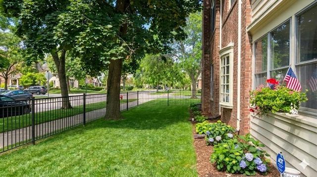 4400 N Wildwood AVENUE, Shorewood, WI 53211