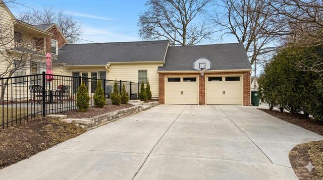 4400 N Wildwood AVENUE, Shorewood, WI 53211