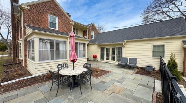 4400 N Wildwood AVENUE, Shorewood, WI 53211