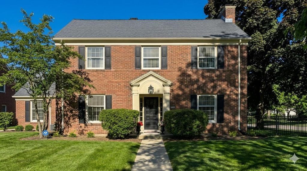 4400 N Wildwood AVENUE, Shorewood, WI 53211