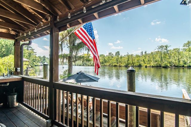 196 Pinewood Dr., Georgetown, SC 29440