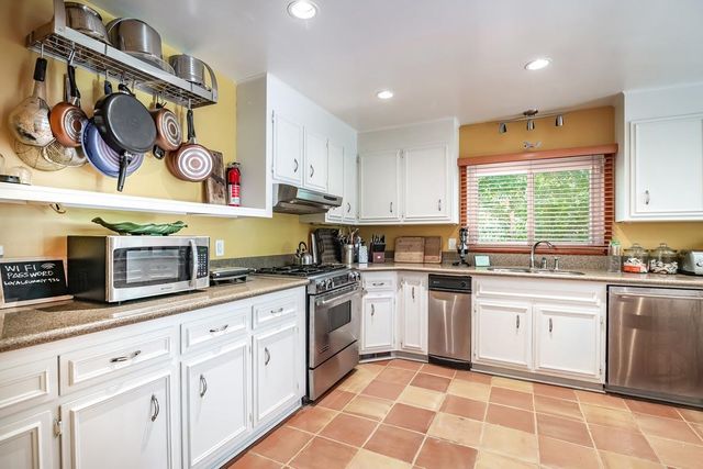 196 Pinewood Dr., Georgetown, SC 29440