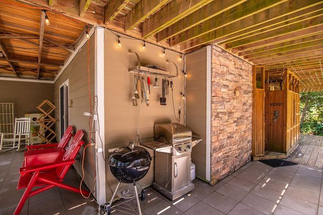 196 Pinewood Dr., Georgetown, SC 29440