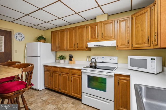 1 E HARRIS AVE, Moorestown, NJ 08057