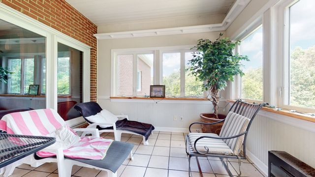 625 Smith Chapel Rd, Tullahoma, TN 37388