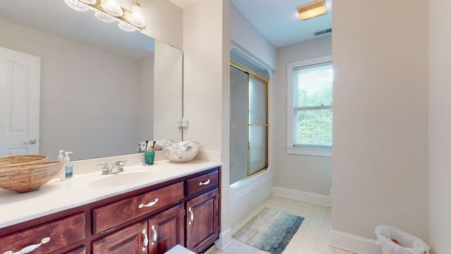 625 Smith Chapel Rd, Tullahoma, TN 37388