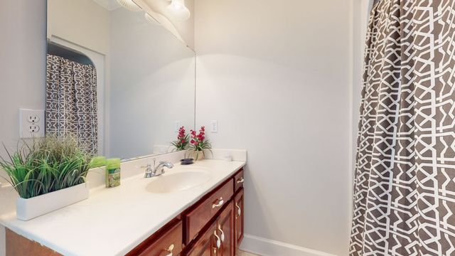 625 Smith Chapel Rd, Tullahoma, TN 37388