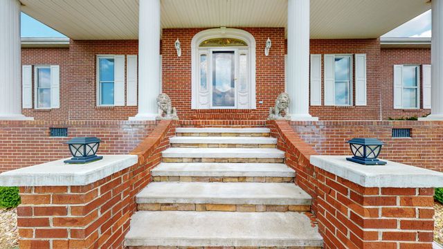 625 Smith Chapel Rd, Tullahoma, TN 37388