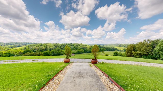 625 Smith Chapel Rd, Tullahoma, TN 37388