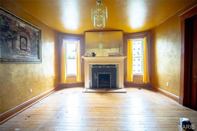2441 Sanford Avenue, Alton, IL 62002