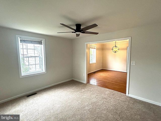 147 W BROAD ST, Telford, PA 18969