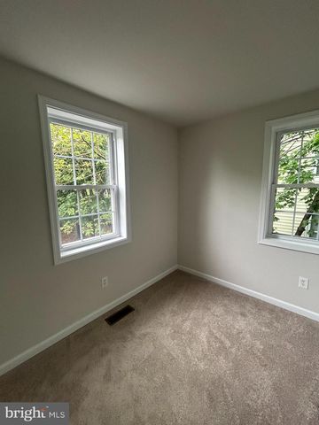 147 W BROAD ST, Telford, PA 18969