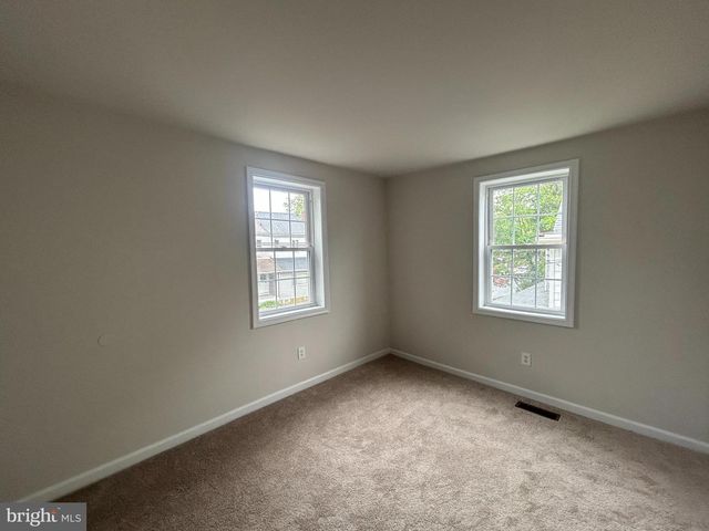 147 W BROAD ST, Telford, PA 18969