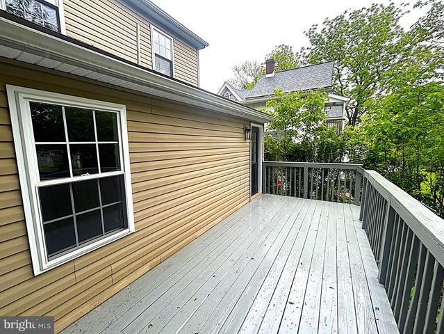 147 W BROAD ST, Telford, PA 18969