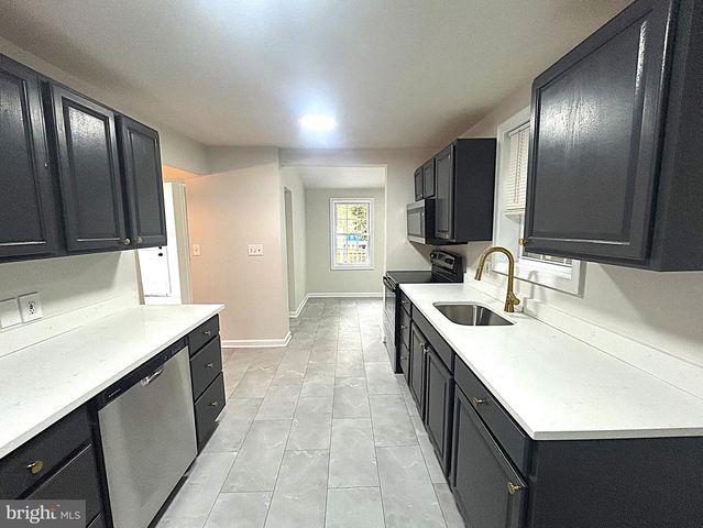 147 W BROAD ST, Telford, PA 18969