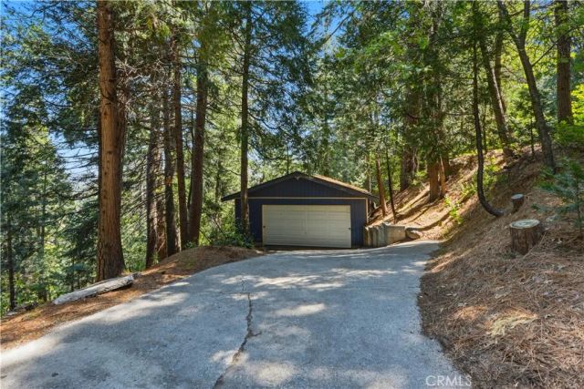 24091 Lakeview, Crestline, CA 92325