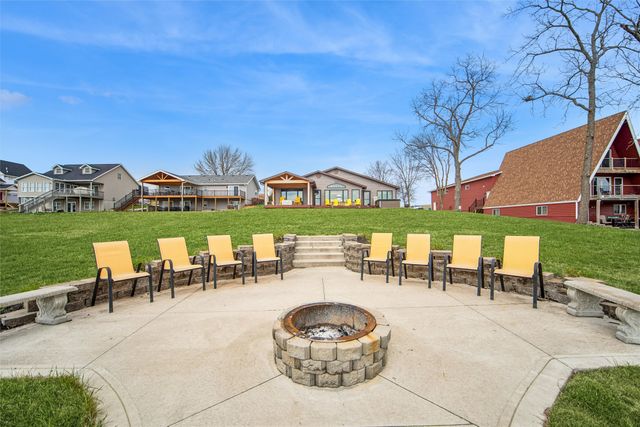 1352 Lakeview Drive, Ellston, IA 50074