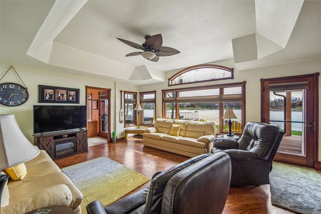 1352 Lakeview Drive, Ellston, IA 50074
