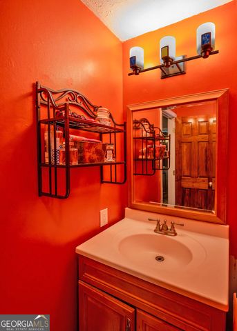 213 Ricefield Road, Hartwell, GA 30643