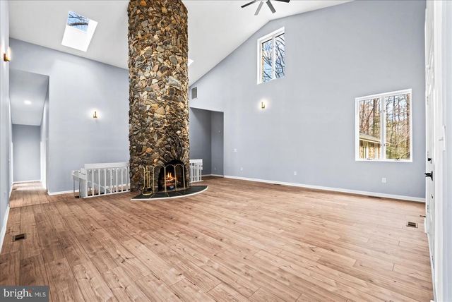 7621 RIVER RD, Fredericksburg, VA 22407