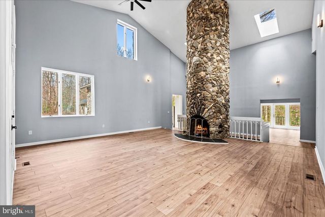 7621 RIVER RD, Fredericksburg, VA 22407