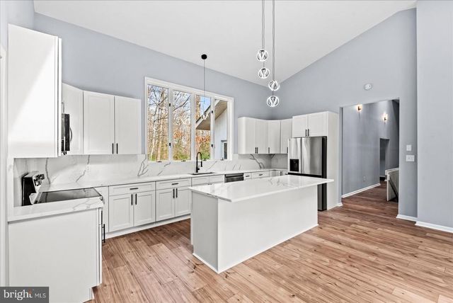 7621 RIVER RD, Fredericksburg, VA 22407