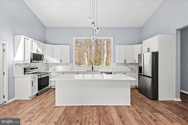 7621 RIVER RD, Fredericksburg, VA 22407