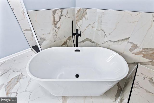 7621 RIVER RD, Fredericksburg, VA 22407