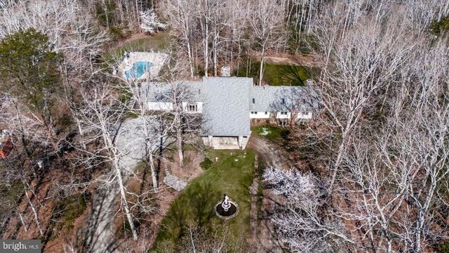 7621 RIVER RD, Fredericksburg, VA 22407