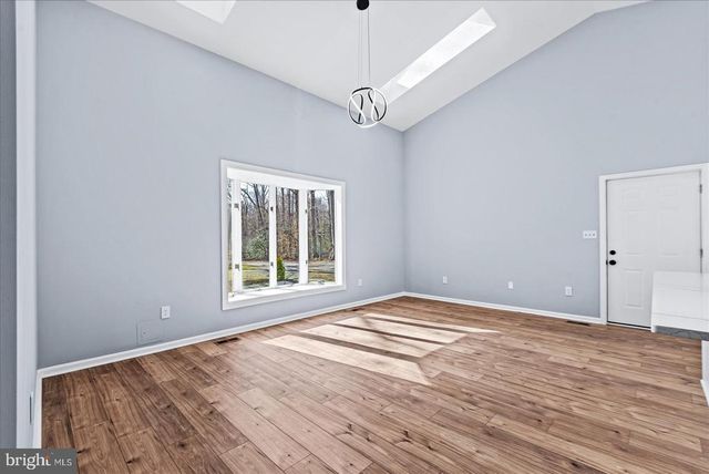 7621 RIVER RD, Fredericksburg, VA 22407