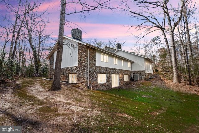 7621 RIVER RD, Fredericksburg, VA 22407