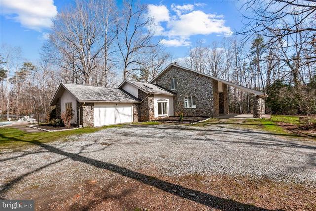 7621 RIVER RD, Fredericksburg, VA 22407