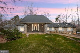 7621 RIVER RD, Fredericksburg, VA 22407