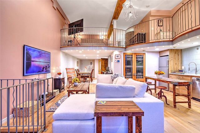 10 Exchange Court 203, Pawtucket, RI 02860