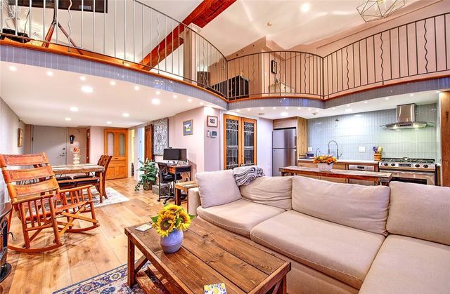 10 Exchange Court 203, Pawtucket, RI 02860