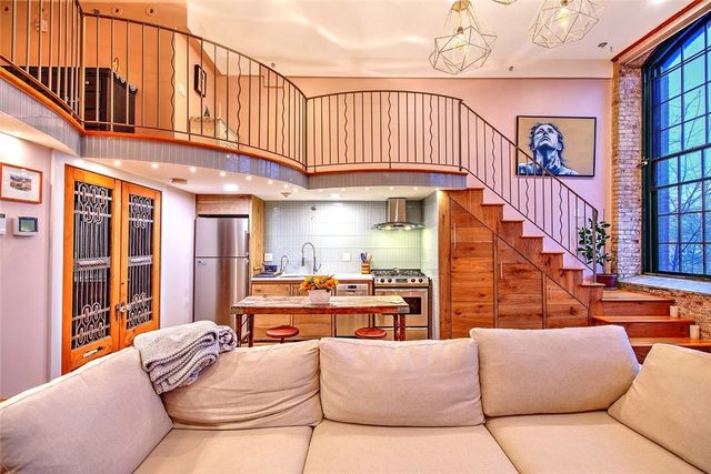 10 Exchange Court 203, Pawtucket, RI 02860