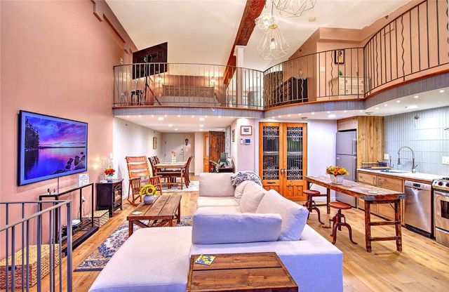 10 Exchange Court 203, Pawtucket, RI 02860