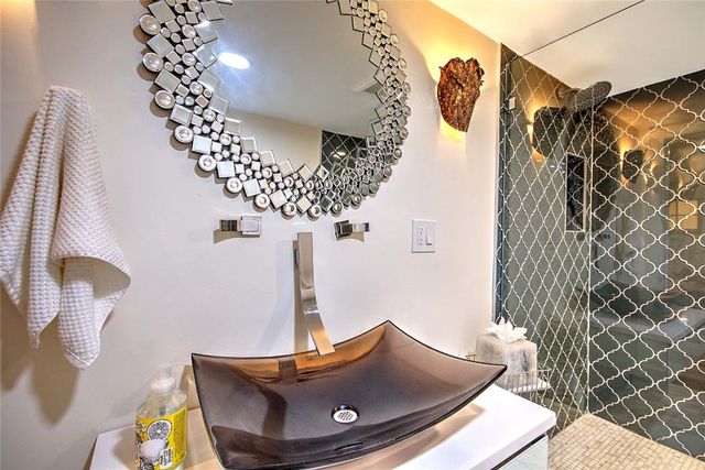 10 Exchange Court 203, Pawtucket, RI 02860