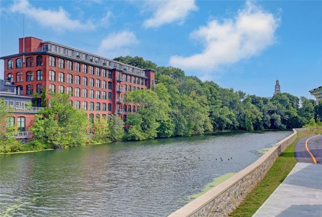 10 Exchange Court 203, Pawtucket, RI 02860