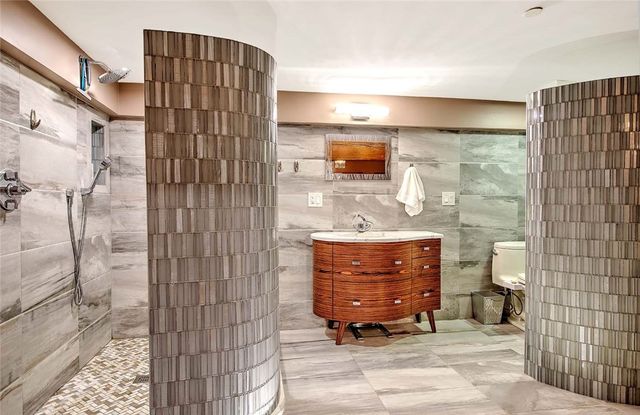 10 Exchange Court 203, Pawtucket, RI 02860